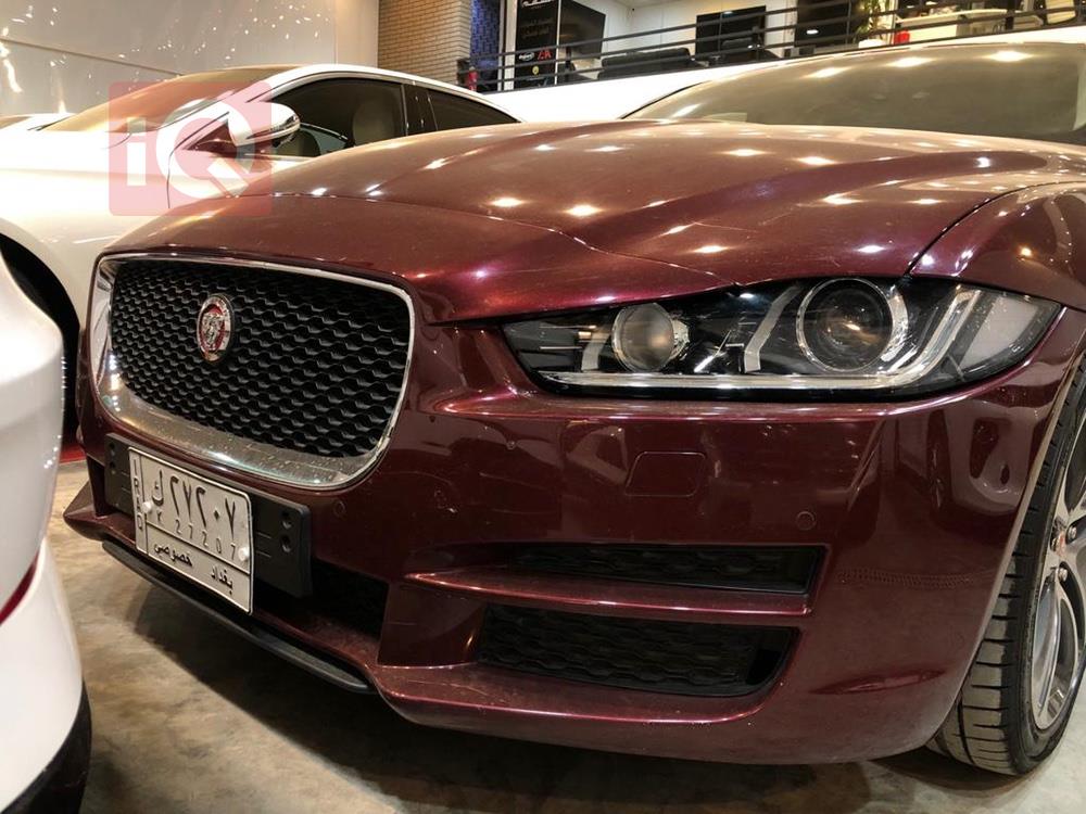 جاكوار XE